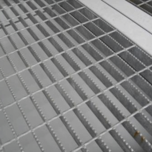 10FT X 8FT OPEN MESH FLOOR BUNDED STORE
